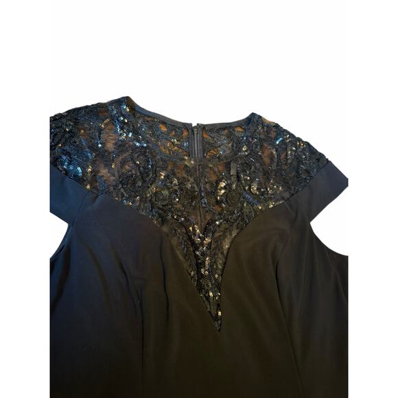 Adrianna Papell Black Gown with Lace Embellishment - Size 12 - Picture 16 of 16